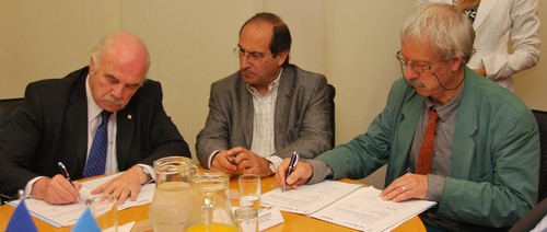 mars 2012 signature de la convention entre l'INTA et Agropolis International